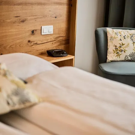 La Metairie Hotell 3*